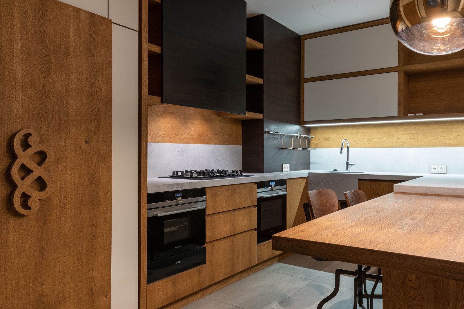 Cuisine sur-mesure en bois massif
